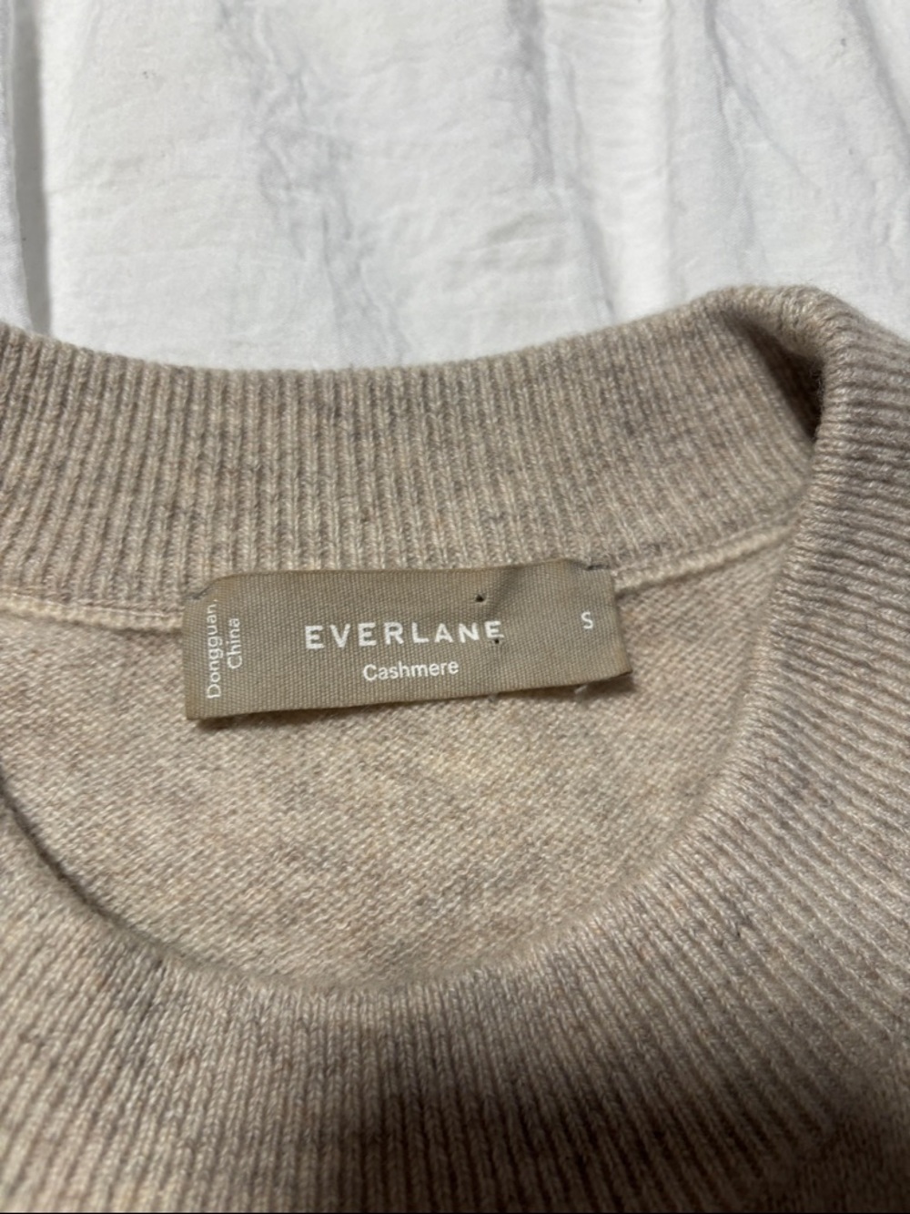 Cashmere Everlane womens Crewneck Cashmere Sweater - Light Taupe Heather - Picture 3 of 6